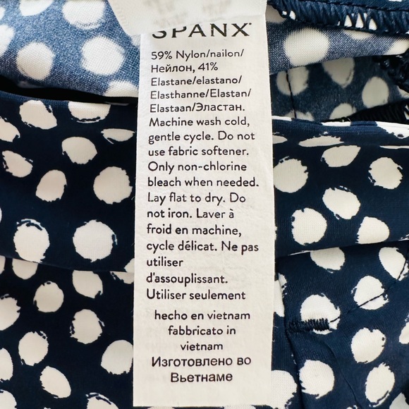New Spanx navy painted dot sunshine shorts 10” Bermuda - Picture 9 of 10